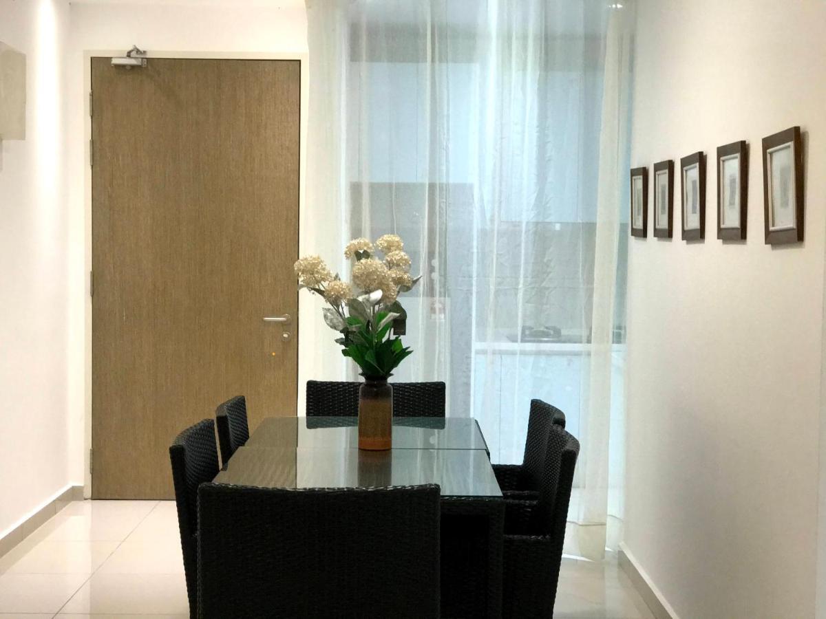 Klcc Legasi Direct View With A Superking Bed At A 3-Bedroom Premium Unit Kuala Lumpur Exterior photo